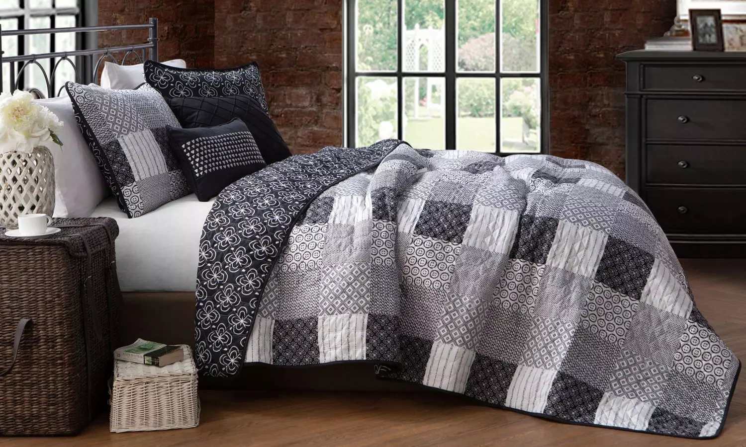 Reversible Printed Quilt Sets (5-Piece) - Second Medium