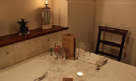 Menu alla carta da 3 o 4 portate con dolce e vino per 2 o 4 persone al Ristorante Amici Miei (sconto fino a 75%)