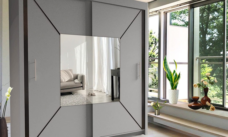 Image 6: Free-Standing Sliding Door Wardrobe