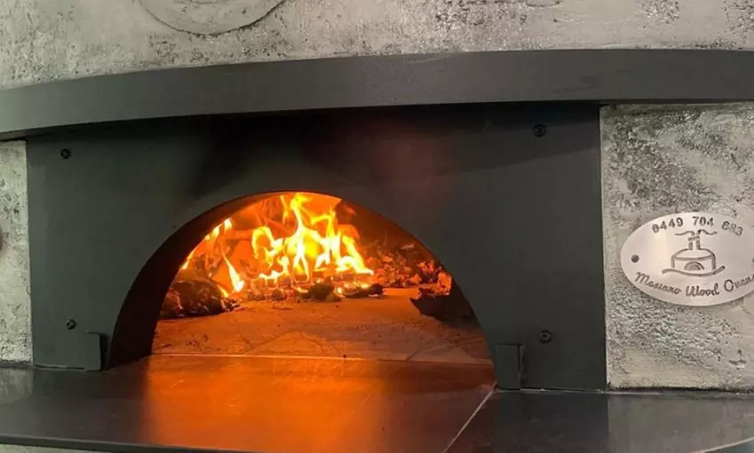 Pizzas + Soft Drinks: 2 ($22) or 4 ($44) - Takeaway; Pizzas + Wine for 2 ($25) or 4 ($50) - Eat-In - Image 5