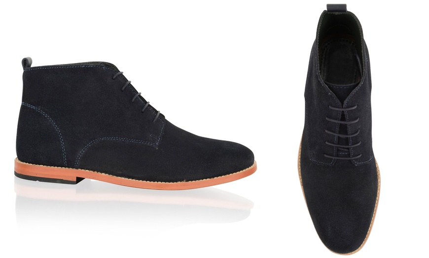 Image 13: Chaussures en daim pour homme