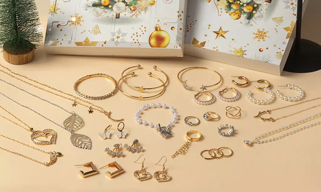 Calendario dell'Avvento 2025 con 24 gioielli