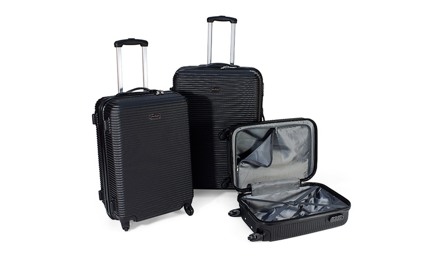 Image 2: Three-Piece Suitcase Set