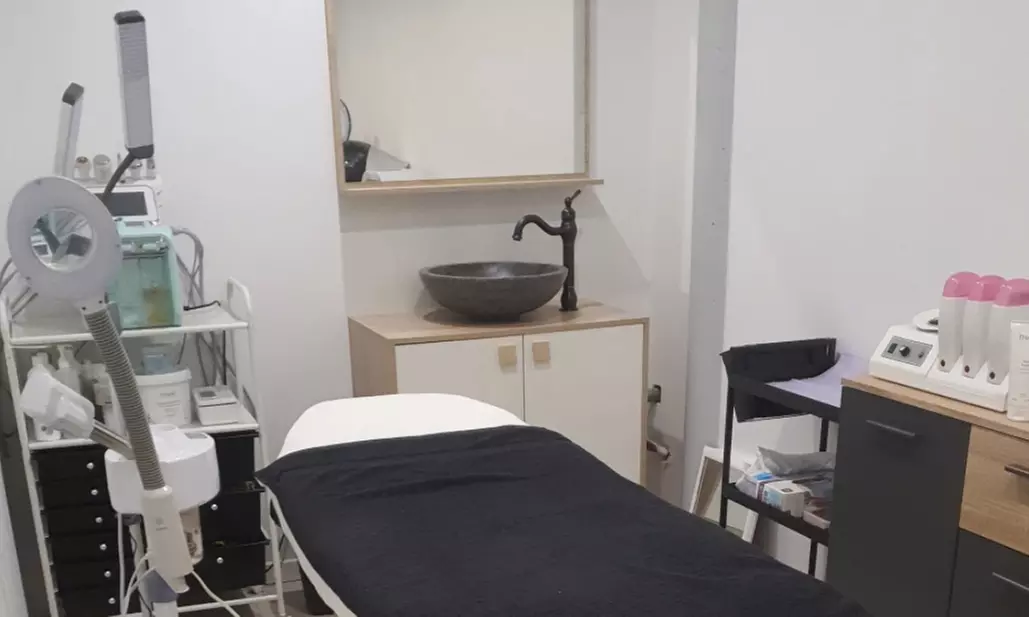 Soin du visage hydratation intense et luminothérapie