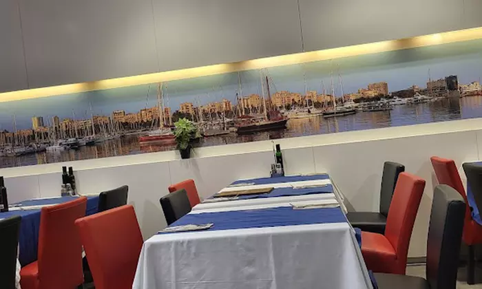 Menú de mariscada o parrillada de carne con entrante, bebida y café