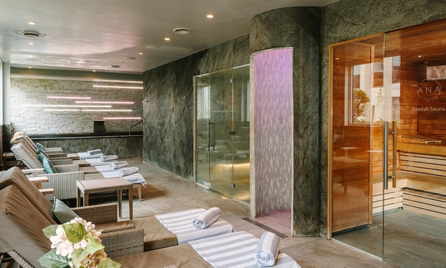 Image 3: Luxury Spa Day w Treatments, Lunch & Refreshments - Valentine's Special!