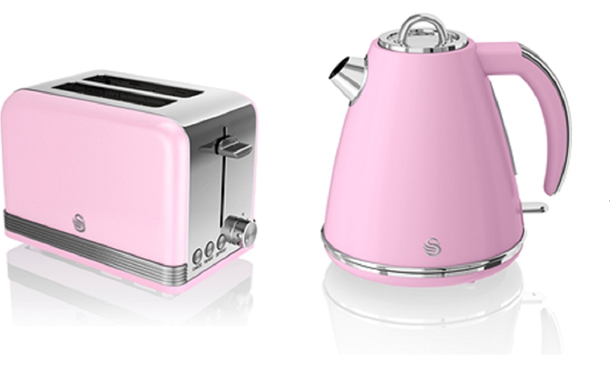 Image 6: Swan Retro-Style Kettle and Toaster