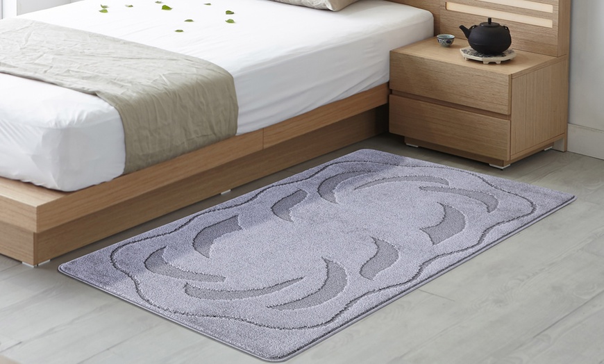 Image 2: Non-Slip Gel-Back Door Entrance Mat