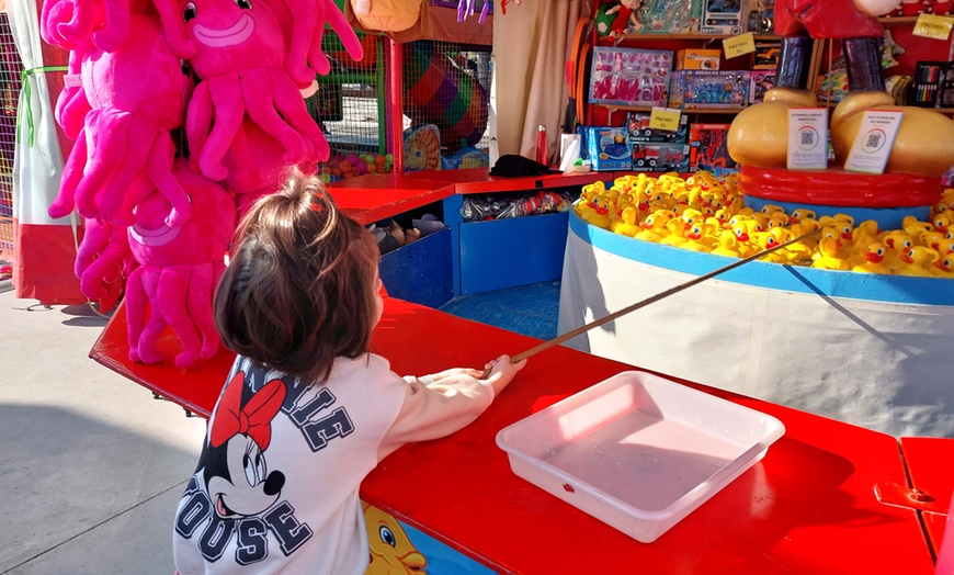 Image 8: Pulsera de acceso ilimitado a todas las atracciones para adulto o niño