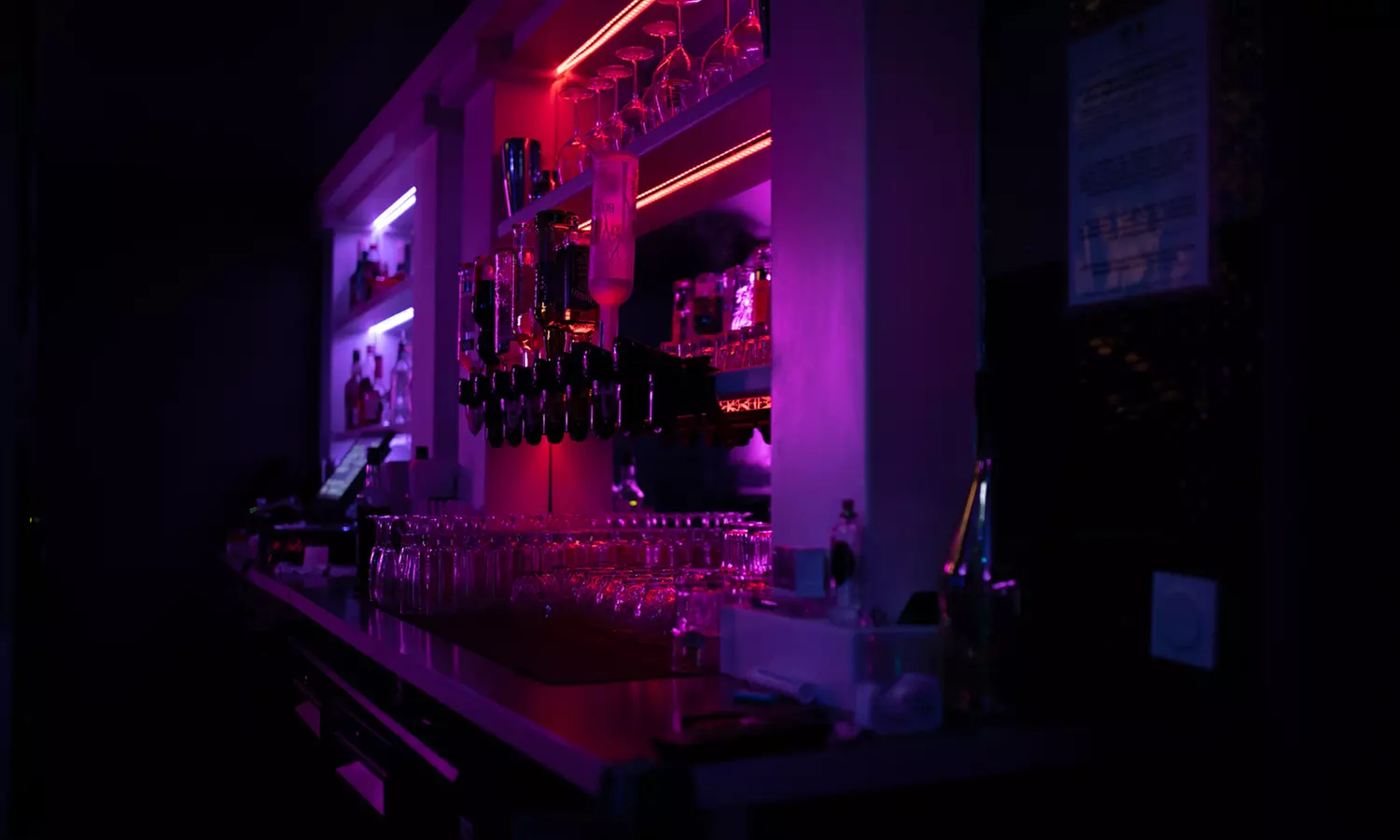 Jusqu'à 46% de remise sur Dîner - Spectacle de danse chez Bus Paradise Cannes- Show Spectacle Cabaret