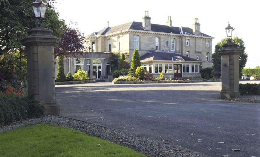 Image 5: Falkirk: 1- or 2-Night 4* Stay with Dinner