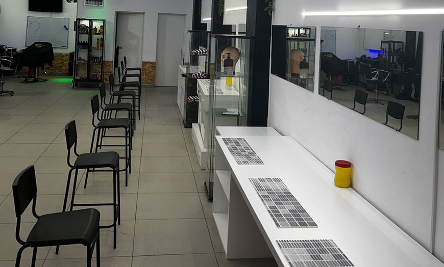 Image 9: Curso presencial de barbería de 4 meses de duración para 1 persona