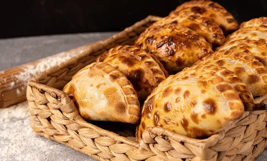 Image 8: Menú de empanadas argentinas con bebida para 1, 2 o 4 personas