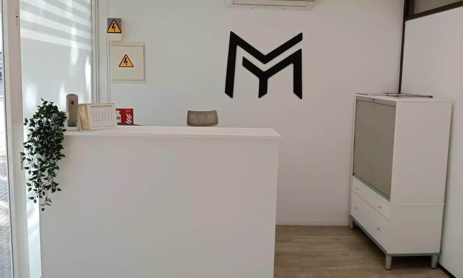 Limpieza bucal con ultrasonidos, radiografía, revisión y pulido