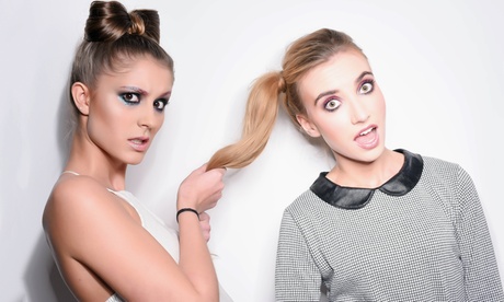 Shooting photo avec maquillage pro, 4 photos et coupe champagne pour 1, 2 ou famille, dès 19,90 € à La Boîte à Studio