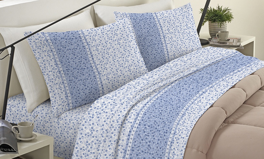 Image 2: Completo lenzuola in morbida e calda flanella Made in Italy