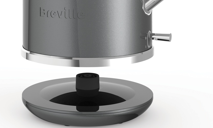 Image 15: Breville Kettle and Toaster Set