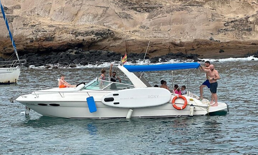 Image 4: Vive el mar de forma diferente con un paseo privado en barco para 11