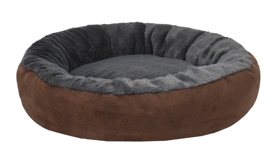 Image 11: Padded Round Kennel