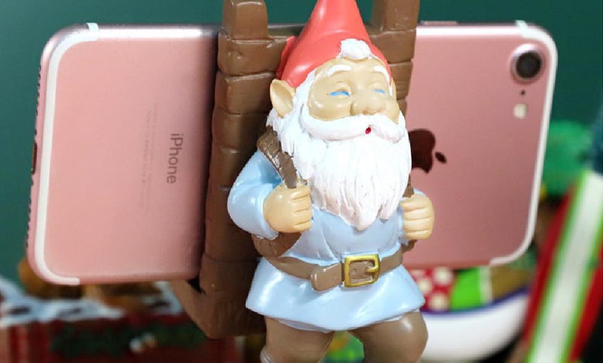 Image 9: Gnome Cell Phone Stand Decoration