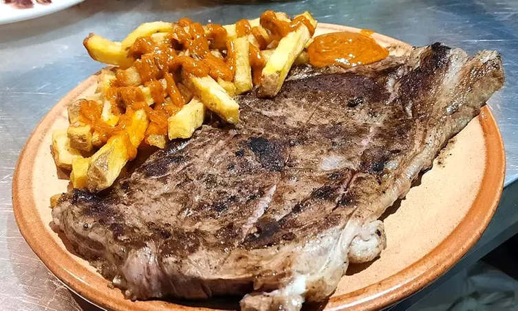 Menú para 2 o 4 personas con postre y bebida en Brasería El Colibrí