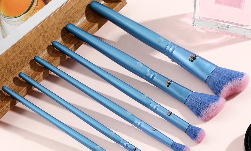 Image 3: Six Pieces of Stitch Inspired Makeup Brush Set