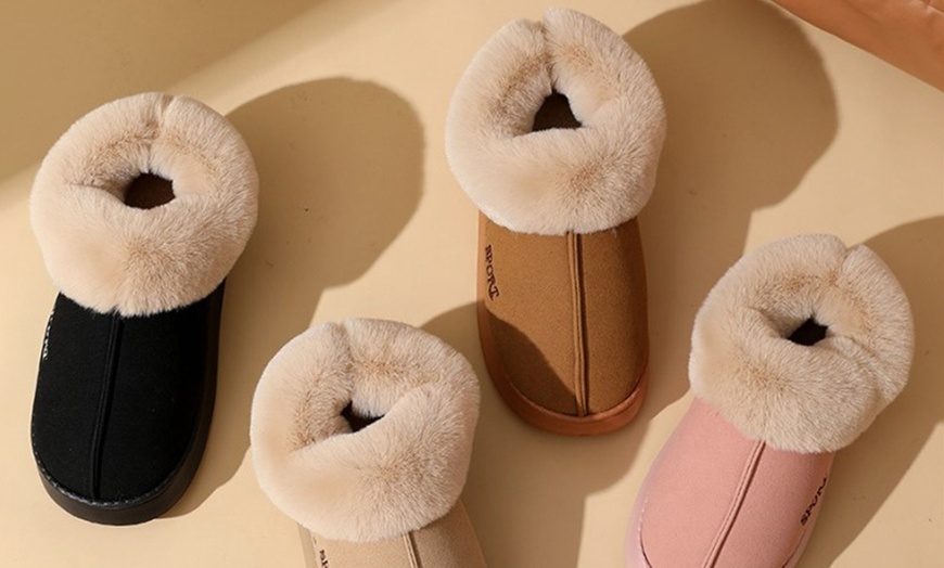 Image 2: Padded furry non-slip shoes