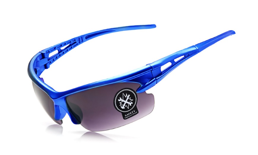 Image 2: Outdoor Sunglasses