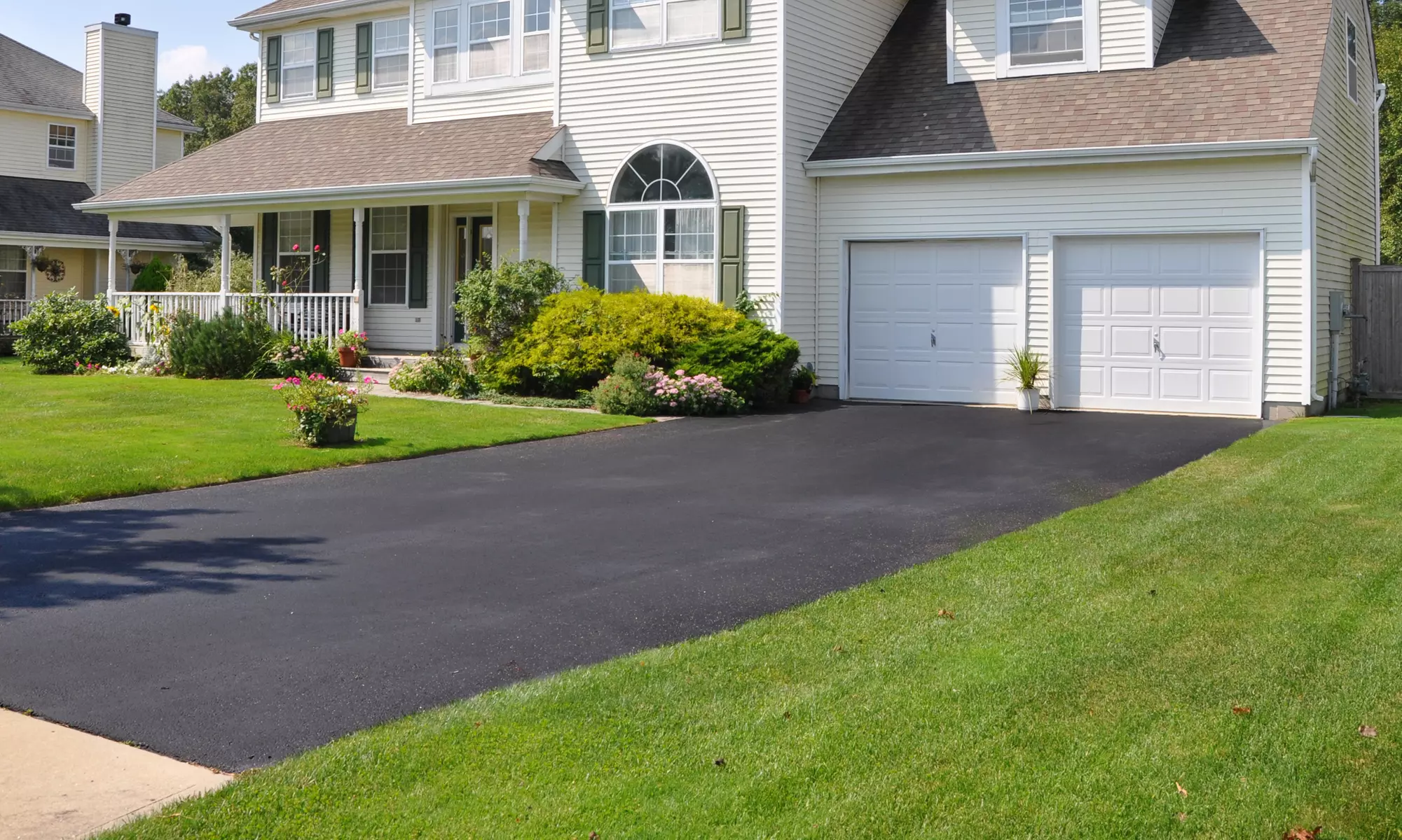 Driveway Sealing for 2-car or 4-Car Driveway from BlackTop SealCoating (Up to 50% Off) - Primary Image