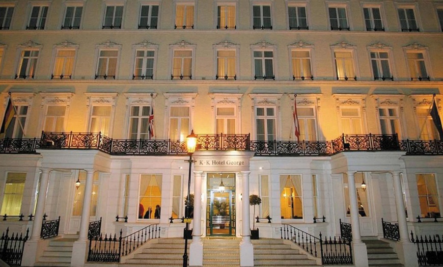 Image 8: London: 4* Classic or Superior Room Stay with Meals Discount