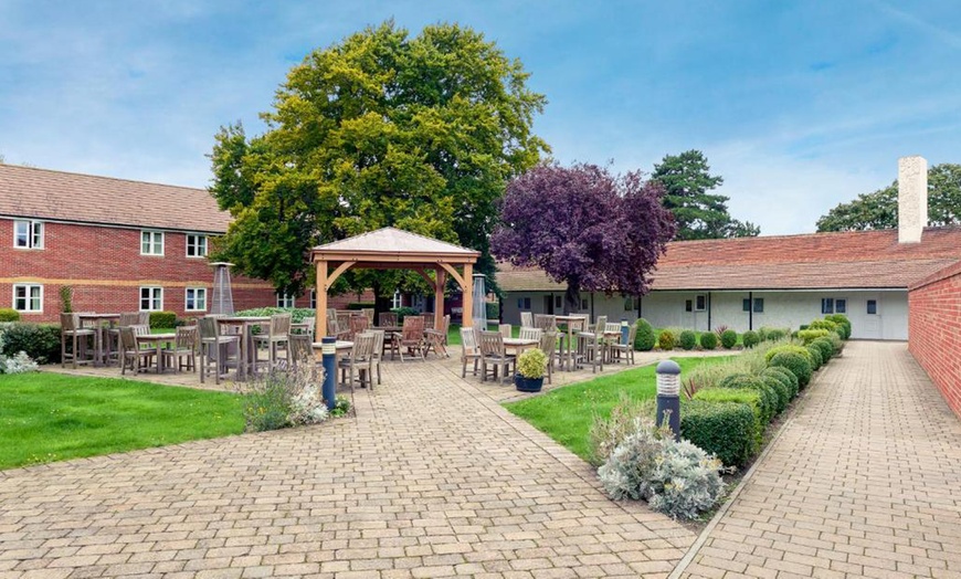 Image 13: Oxfordshire: 4*Standard Double Room Stay w/Breakfast & Optional Dinner