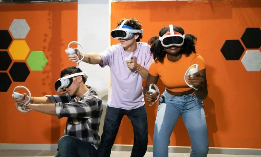 Image 2: Experiencia de gaming o escape room en realidad virtual para 2 o 4