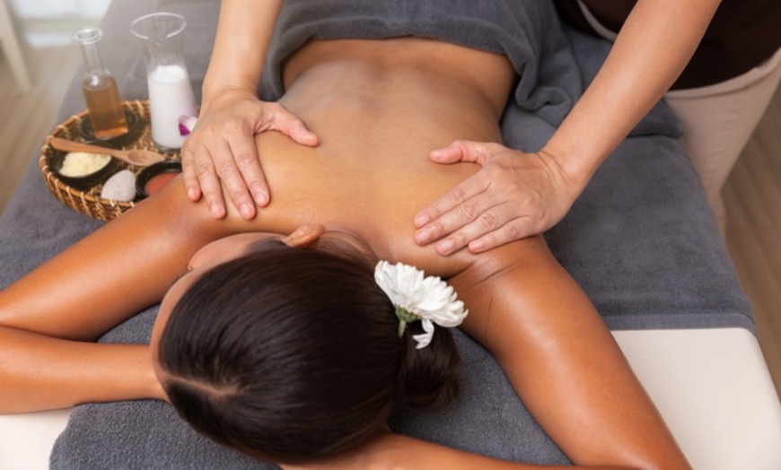 Image 1: Jusqu'à 50% de remise sur Massage - Personnalisé chez Harmonie De L Ame Espace Beaute Bien Etre