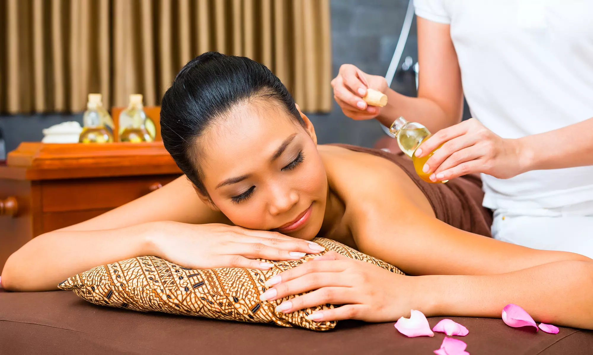 Modelage aux huiles, hammam et gommage