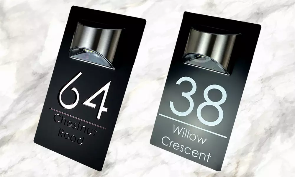 Decoración con estilo: 1 o 2 letreros de casa cargados con luz solar