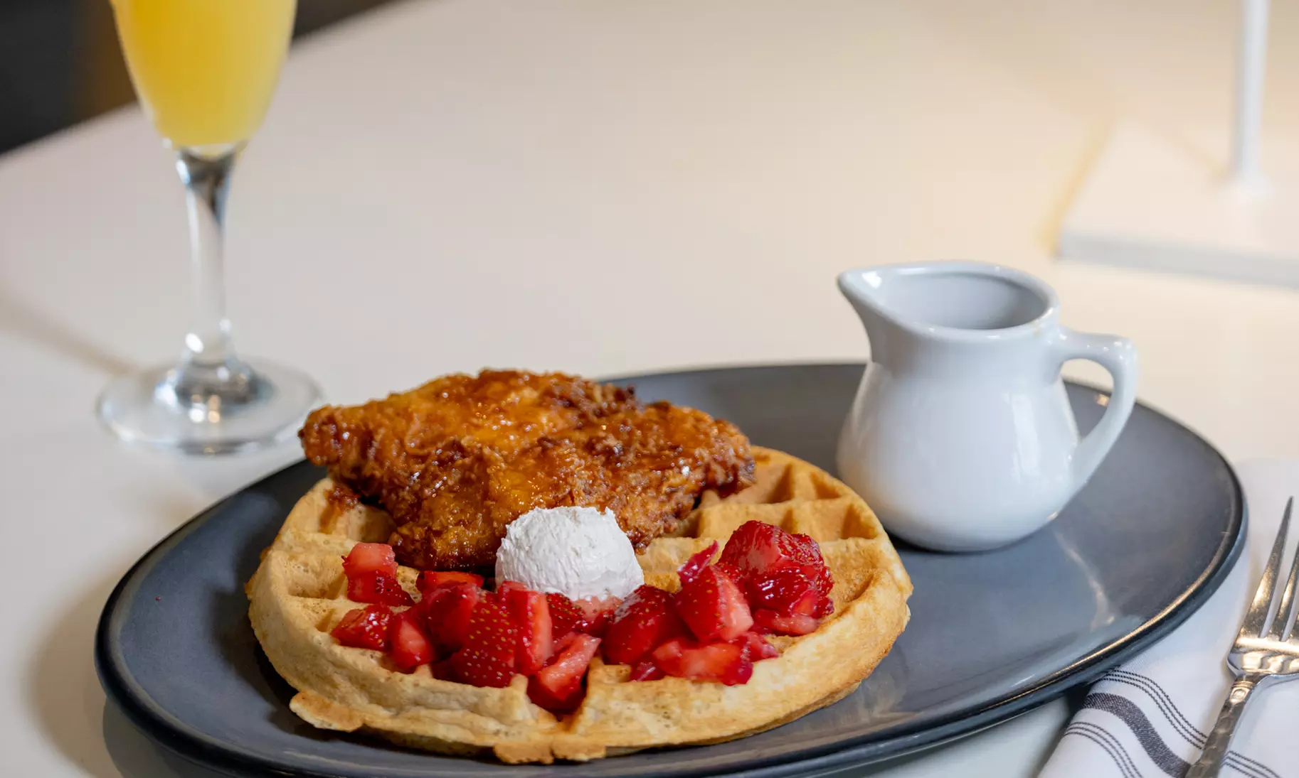 Lakeside Resort in the Michigan With Breakfast & Scenic Views