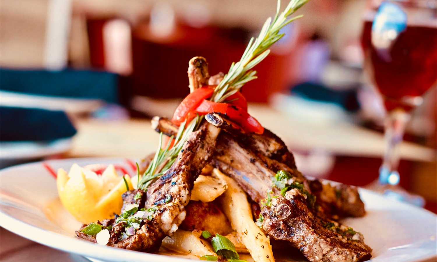 Indulge in a Sumptuous Italian Meal and Refreshing Drinks!