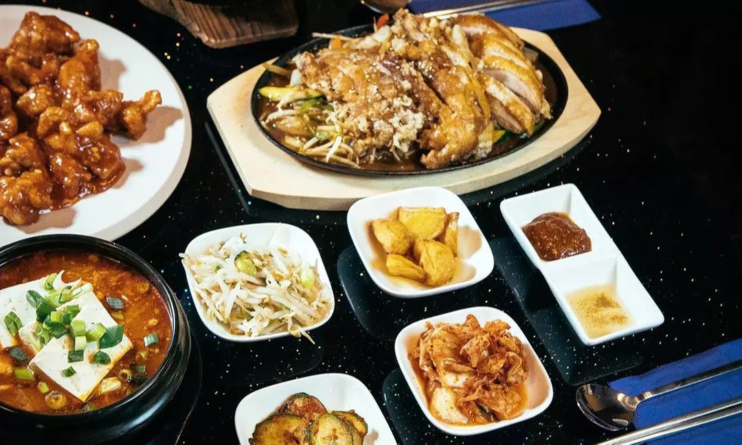 Koreanischer BBQ-Tischgrill für 2 oder 4 Personen im Galbi House (bis zu 23% sparen)