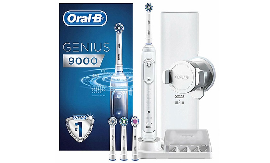 Image 13: Oral-B Genius 9000 Electric Toothbrush