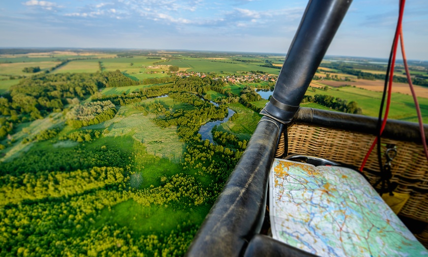 Image 3: Wild Pig Hot Air Balloon Flight with Champagne