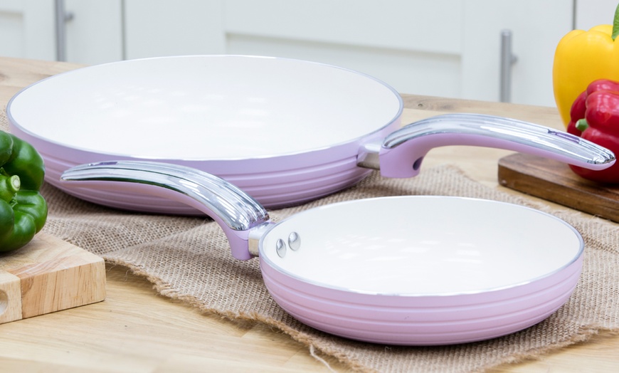 Image 3: Swan Retro-Style Frying Pans