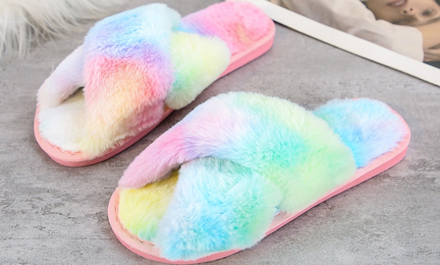 Image 9: Warm Faux Fur Women's Slippers