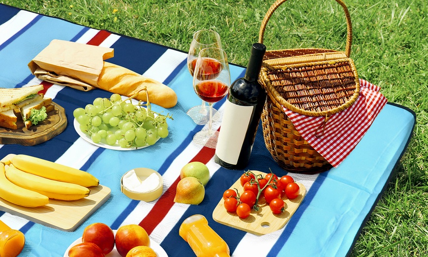 Image 16: Folding Picnic Rug Mat with Carry Handle