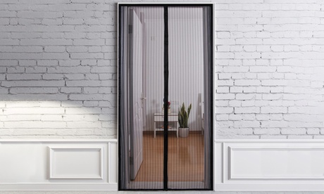 1 o 2 zanzariere con apertura centrale disponibile in 2 colori