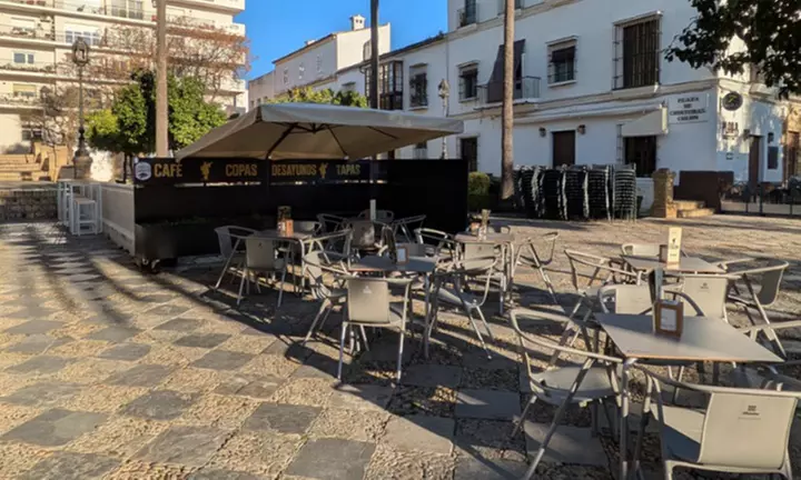 Brunch variado para 2 o 4 con bebidas frías y calientes incluidas