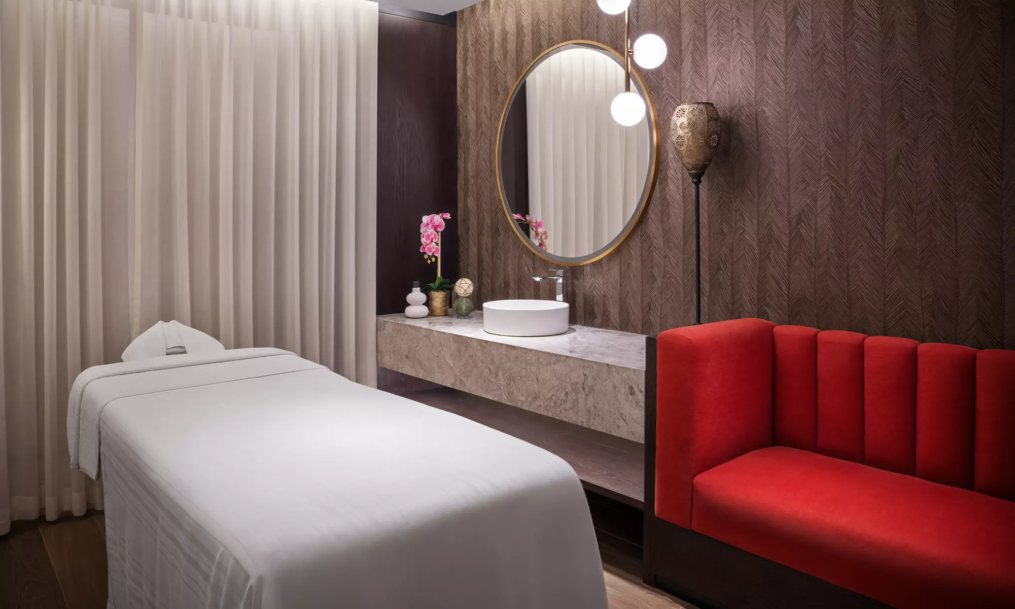 30 or 60-Minute 5* Spa Treatment with Pool Access