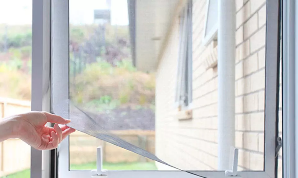 1 ou 2 moustiquaires pour fenêtre avec fixation auto-agrippante - Primary Image