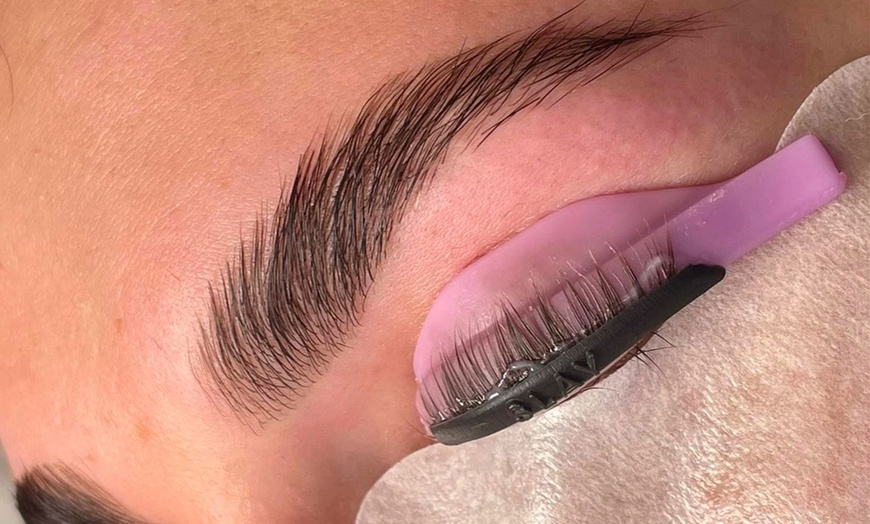 Image 5: Up to 36% Off on Eyelash Extensions at Sizsle Beauty