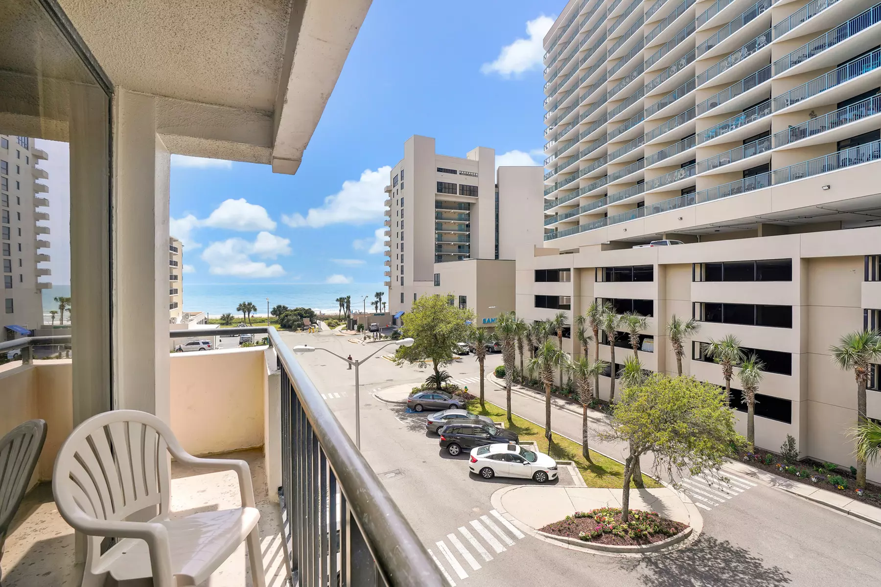 Oceanfront Resort in Myrtle Beach With Waterpark & Pools