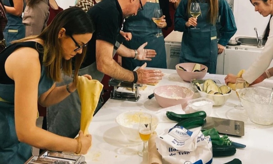 Image 12: ¡Aprende a cocinar! La buena paella o la cocina italiana a tu alcance